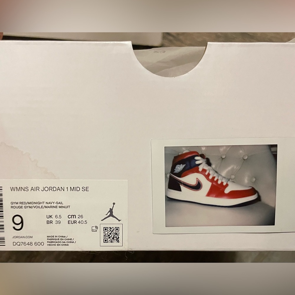 Air Jordan Mid SE NEW RARE - Picture 3 of 3